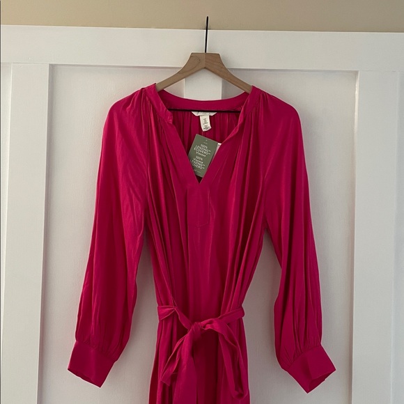 H&M Long Sleeve Split Neck Belted Maxi Dress Barbiecore Barbie Pink Size M NWT - Picture 6 of 12